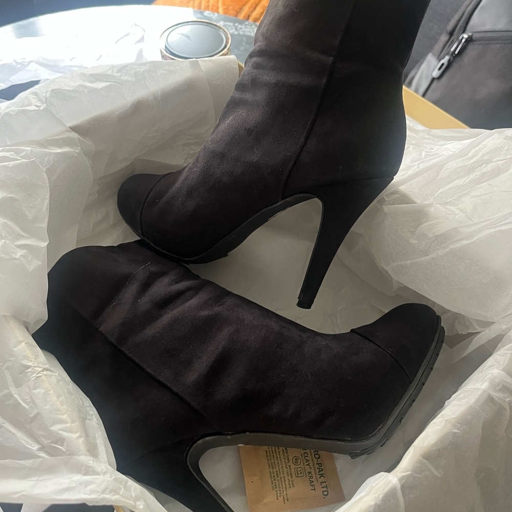 Bershka Sleek Black Heeled Boots